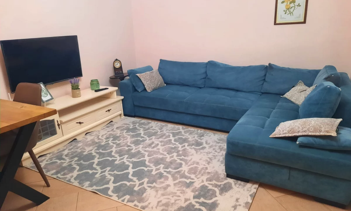 Shtepi me qera Apartament ne Tirane, 2+1, Mobilimi E mobiluar, Pagesa 60,000  Leke.