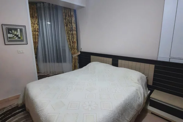 Shtepi me qera Apartament ne Tirane, 2+1, Mobilimi E mobiluar, Pagesa 60,000  Leke.