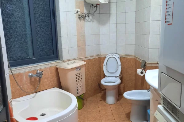 Shtepi me qera Apartament ne Tirane, 2+1, Mobilimi E mobiluar, Pagesa 60,000  Leke.