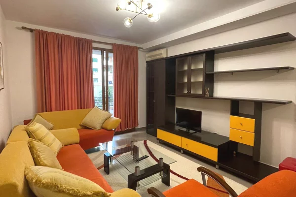 Shtepi me qera Apartament ne Tirane, 1+1, Mobilimi E mobiluar, Pagesa 450  Euro.