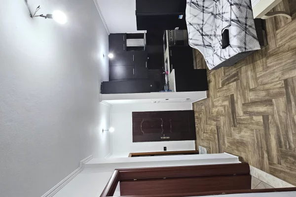 Shtepi me qera Apartament ne Tirane, 2+1, Mobilimi E mobiluar, Pagesa 45,000  Leke.