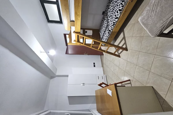 Shtepi me qera Apartament ne Tirane, 2+1, Mobilimi E mobiluar, Pagesa 45,000  Leke.