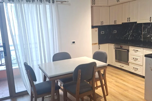 Shtepi me qera Apartament ne Tirane, 2+1, Mobilimi E mobiluar, Pagesa 50,000  Leke.