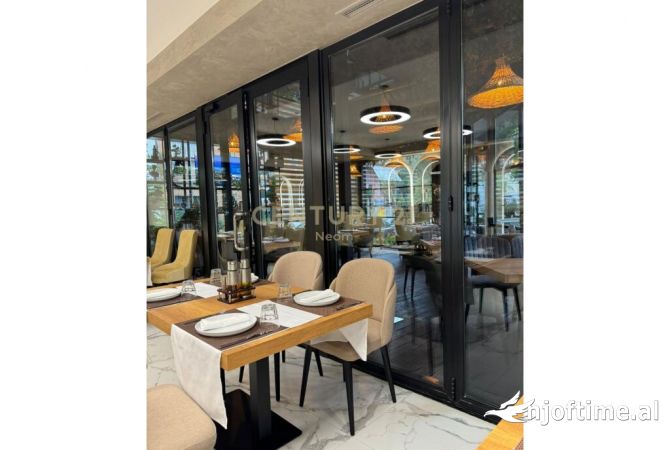 Ambiente Commerciale in Affitto 2+1 a Tirana - 3,000 Euro