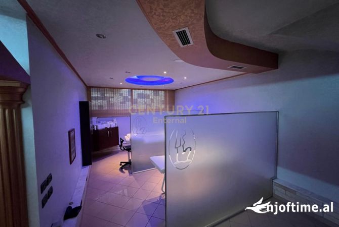 Ambiente Commerciale in Affitto 1+1 a Tirana - 1,500 Euro