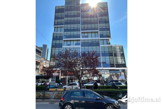 SHESIM AMBIENT ZYRE NE QENDER.