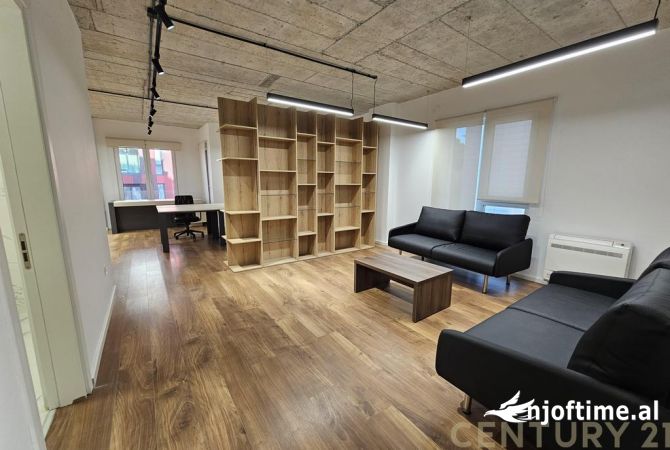 ZYRA ME QIRA PRANE RRUGES SE ELBASANIT