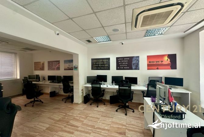 JEPET ME QIRA GODINE SHERBIMI MULTIFUNKSIONALE NE RRUGEN E DURRESIT