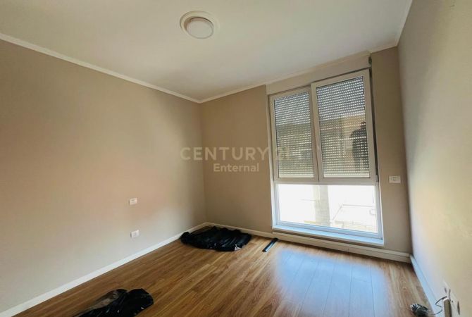 Ambjent per Zyra te 21 Dhjetori