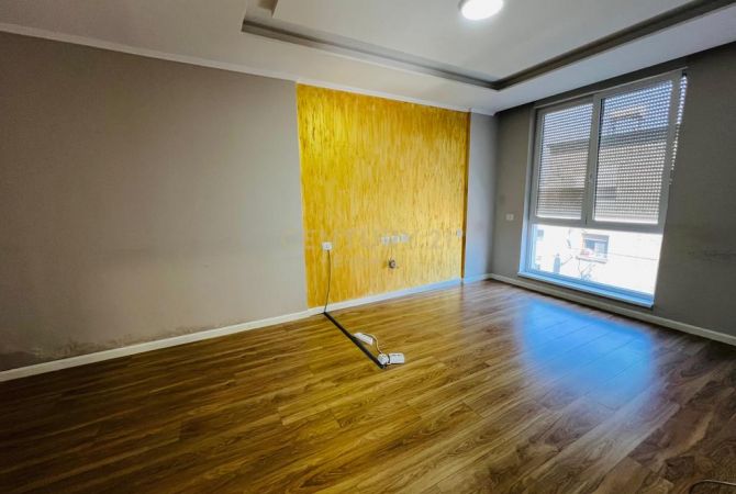 Ambjent per Zyra te 21 Dhjetori