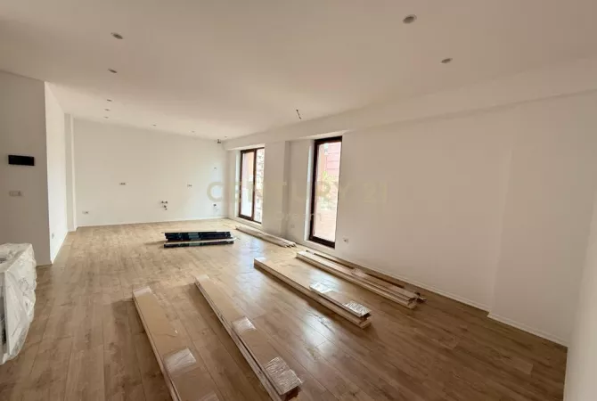 Business Property for Rent 3+1 in Tirana - 2,200 Euro