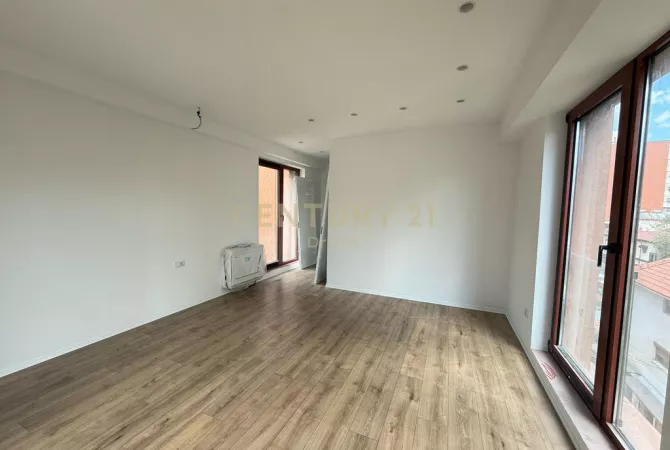 Business Property for Rent 3+1 in Tirana - 2,200 Euro