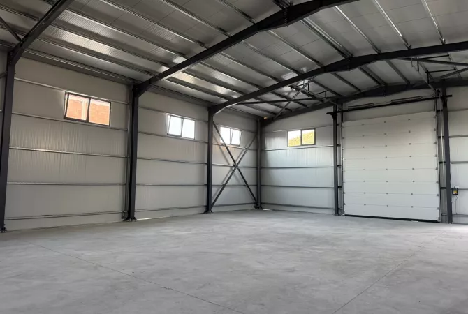 Business Property for Rent 4+1 in Tirana - 1,500 Euro