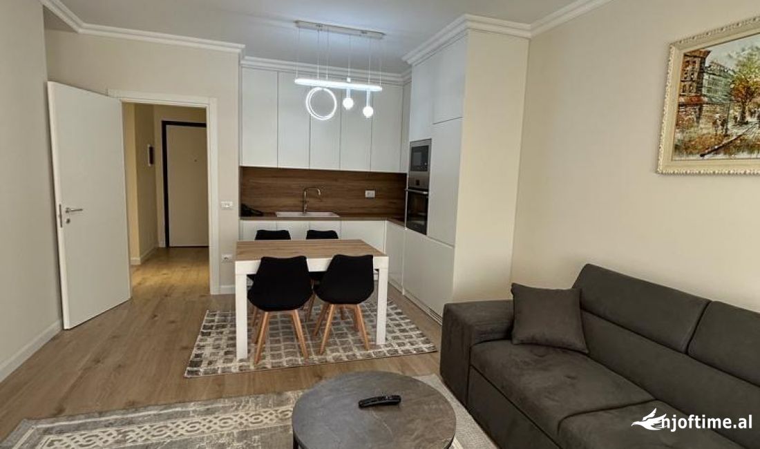 Shtepi me qera Apartament ne Tirane, 2+1, Mobilimi E mobiluar, Pagesa 1,100  Euro.