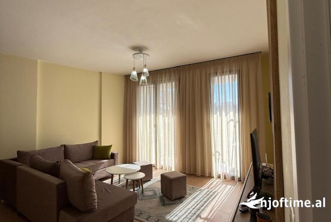 Shtepi me qera Apartament ne Tirane, 2+1, Mobilimi E mobiluar, Pagesa 1,000  Euro.