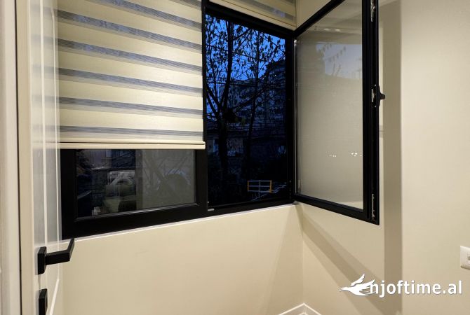 Shtepi ne shitje Apartament ne Tirane, 1+1, Mobilimi E mobiluar, Pagesa 184,000  Euro.