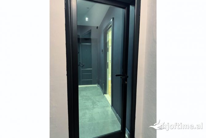 Shtepi ne shitje Apartament ne Tirane, 1+1, Mobilimi E mobiluar, Pagesa 184,000  Euro.