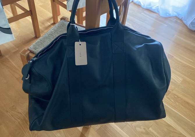 Veshje dhe Aksesor per te Rritur ne Berat - 1,700 Euro