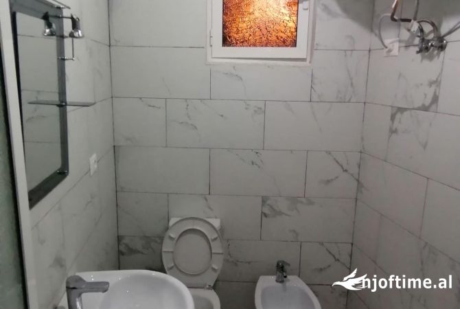 Shtepi me qera Apartament ne Tirane, 1+1, Mobilimi E mobiluar, Pagesa 300  Euro.