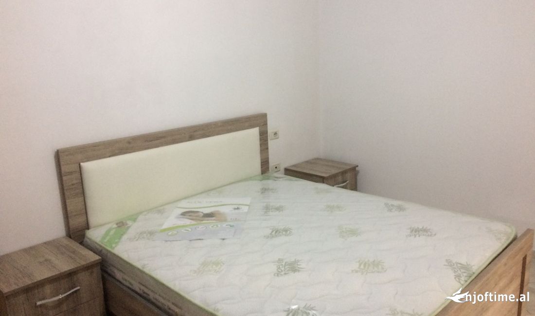 Shtepi me qera Apartament ne Tirane, 1+1, Mobilimi E mobiluar, Pagesa 450  Euro.