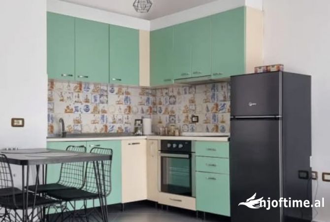 Shtepi me qera Apartament ne Tirane, 1+1, Mobilimi E mobiluar, Pagesa 350  Euro.