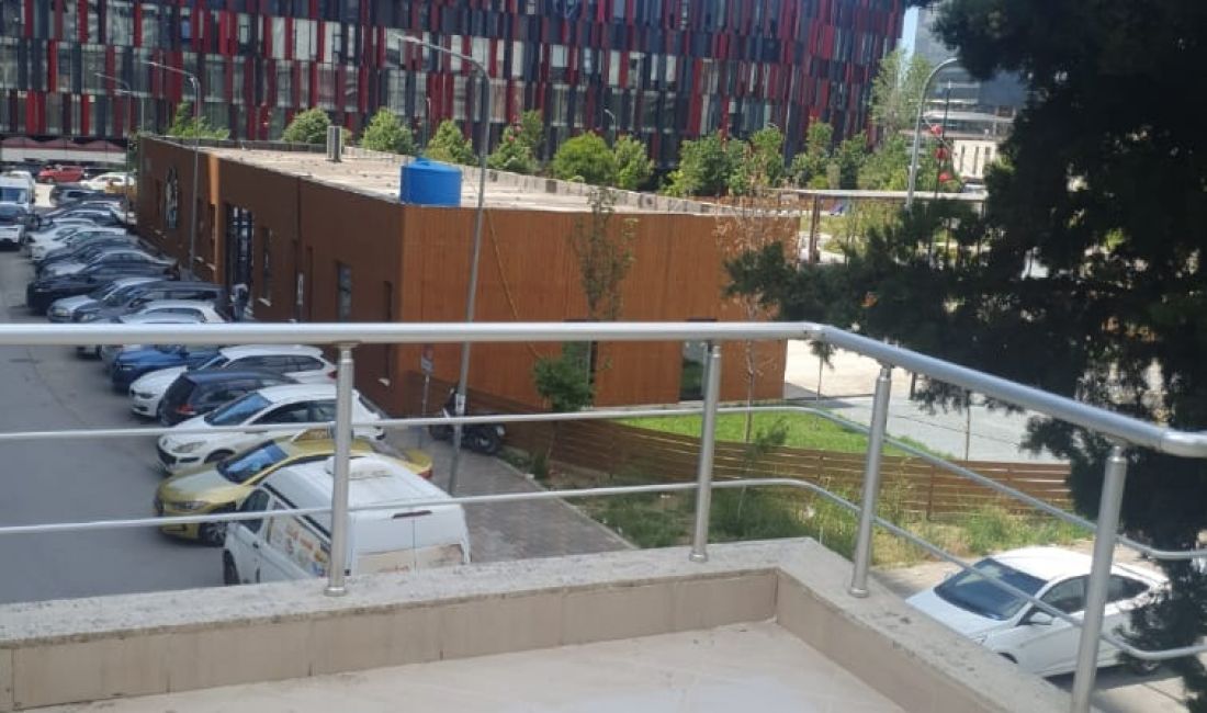 Mansarda(ultimo piano del tetto) in affitto a Tirana Garsoniere, Arredato