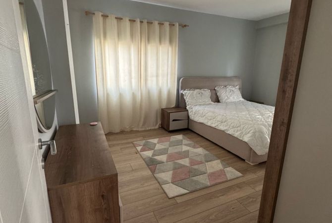 Shtepi me qera Apartament ne Tirane, 2+1, Mobilimi E mobiluar, Pagesa 400  Euro.