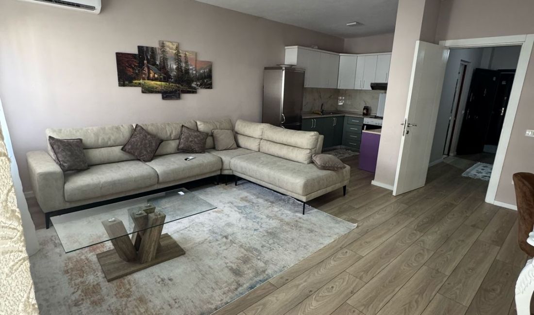 Shtepi me qera Apartament ne Tirane, 2+1, Mobilimi E mobiluar, Pagesa 400  Euro.