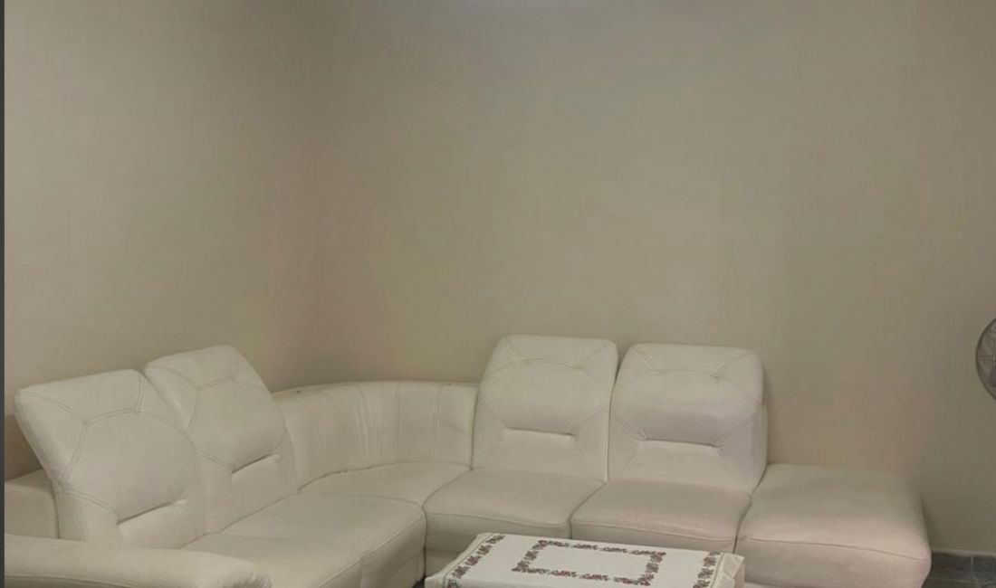 Shtepi me qera Apartament ne Tirane, 1+1, Mobilimi E mobiluar, Pagesa 400  Euro.