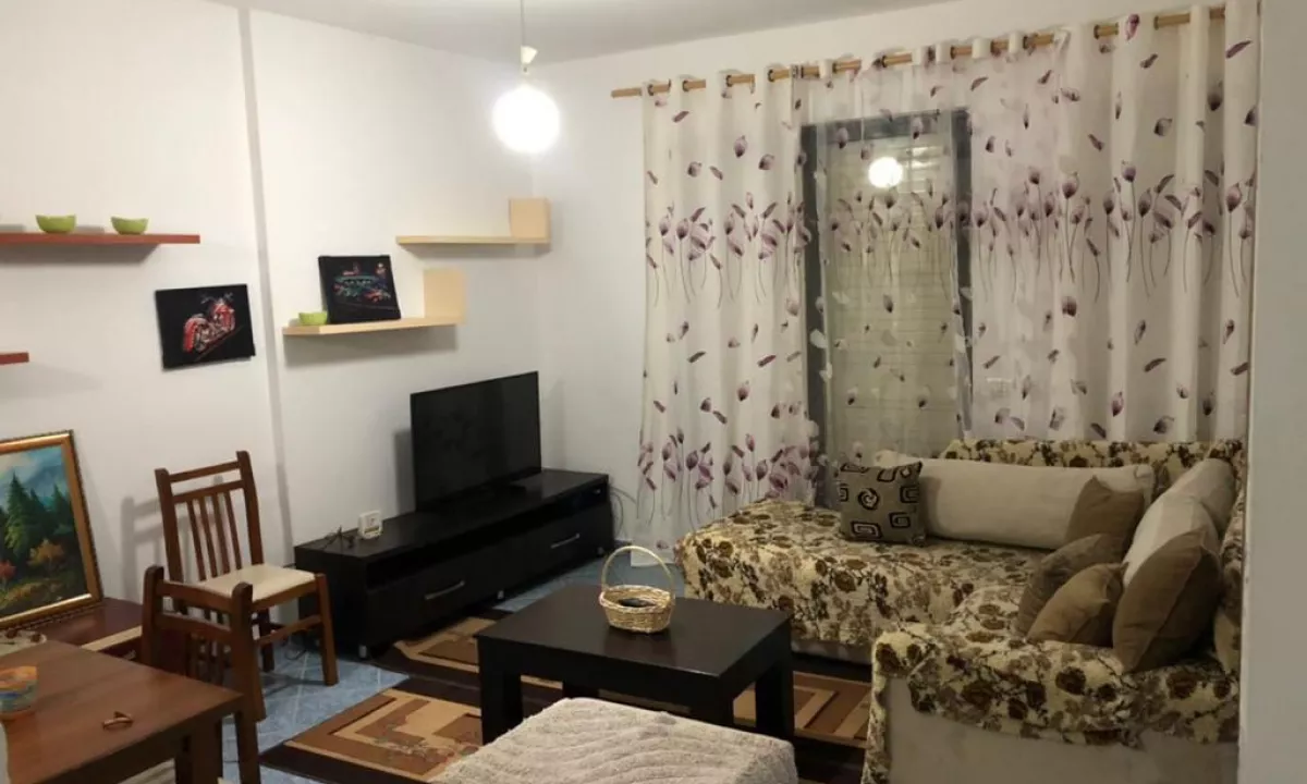 Shtepi me qera Apartament ne Tirane, 2+1, Mobilimi E mobiluar, Pagesa 35,000  Leke.