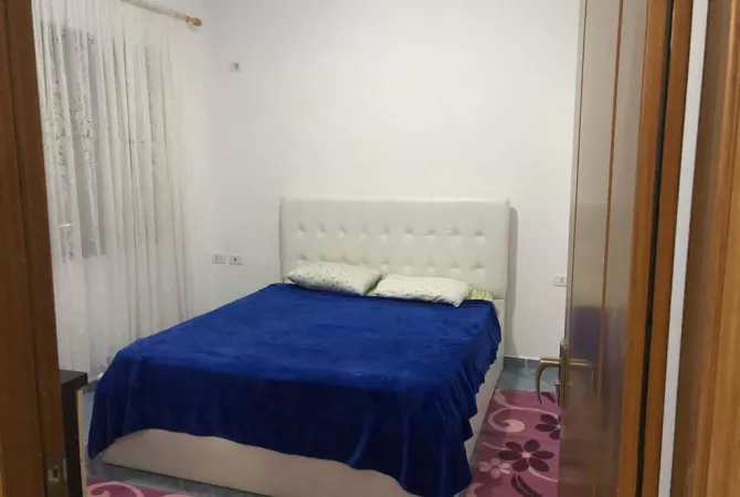 Shtepi me qera Apartament ne Tirane, 2+1, Mobilimi E mobiluar, Pagesa 35,000  Leke.