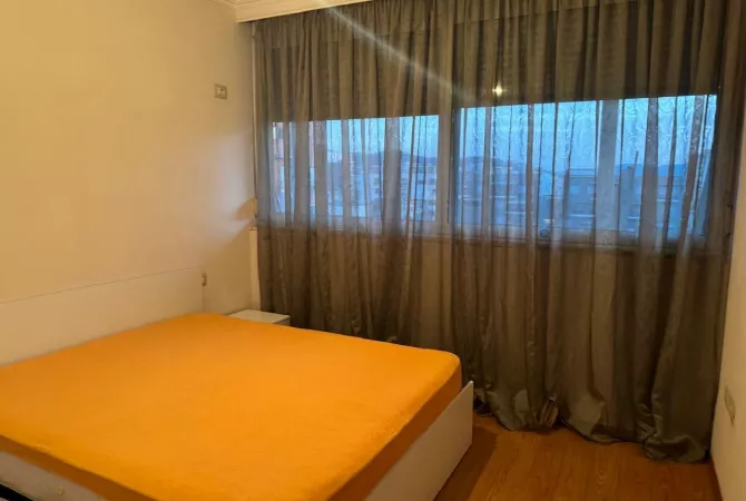 Jepet me qera Super apartament në 21 -sh