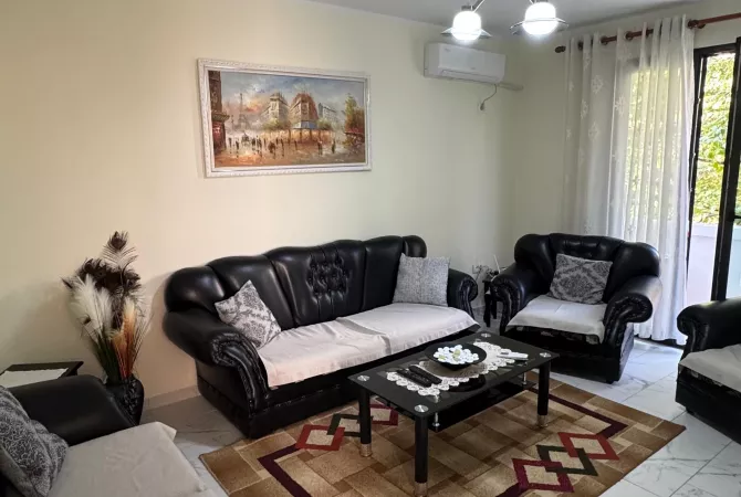 Super Opsion (  3 dhoma )1+1+ ambent gatimi dhe ngrënie  i Ndarë në Rrugë Bardhyl 500 € . 