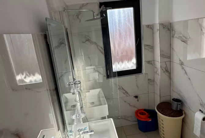 Shtepi me qera Apartament ne Tirane, 2+1, Mobilimi E mobiluar, Pagesa 500  Euro.