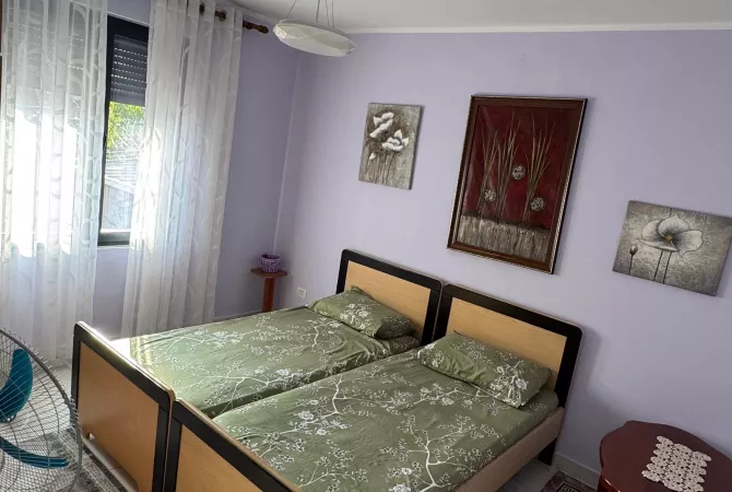 Shtepi me qera Apartament ne Tirane, 2+1, Mobilimi E mobiluar, Pagesa 500  Euro.
