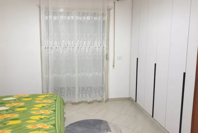 Shtepi me qera Apartament ne Tirane, 2+1, Mobilimi E mobiluar, Pagesa 45,000  Leke.