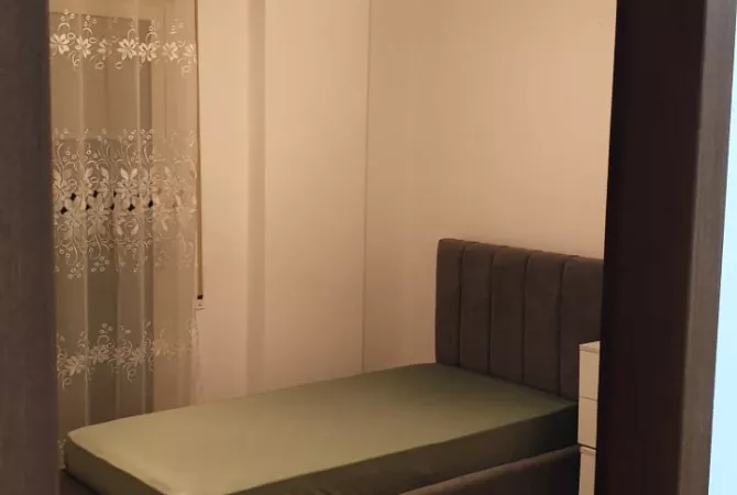 Shtepi me qera Apartament ne Tirane, 2+1, Mobilimi E mobiluar, Pagesa 45,000  Leke.
