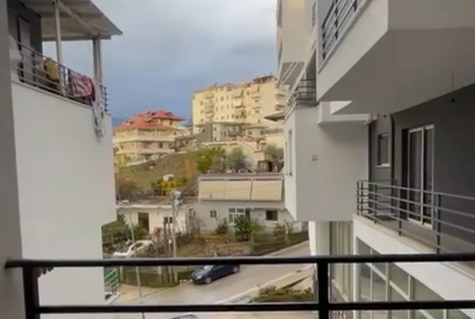 🔥 Jepet me qira 1+1 – Kompleksi Tom Doshi, midis Freskut & Shkozës – 370€ 🔥