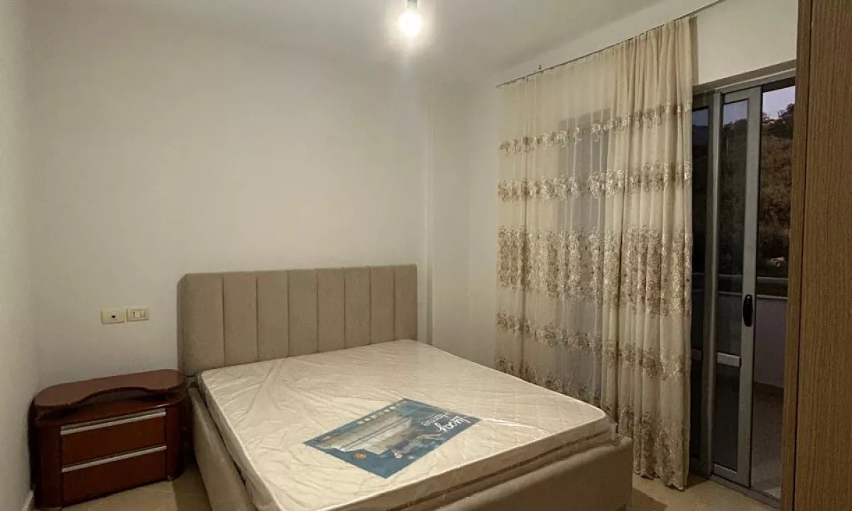 Shtepi me qera Apartament ne Tirane, 1+1, Mobilimi E mobiluar, Pagesa 380  Euro.