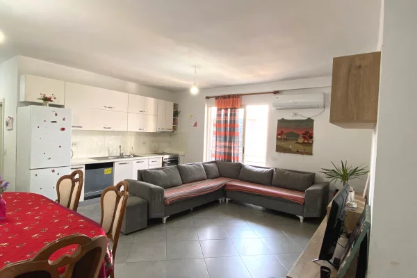 Shtepi me qera Apartament ne Tirane, 2+1, Mobilimi E mobiluar, Pagesa 400  Euro.