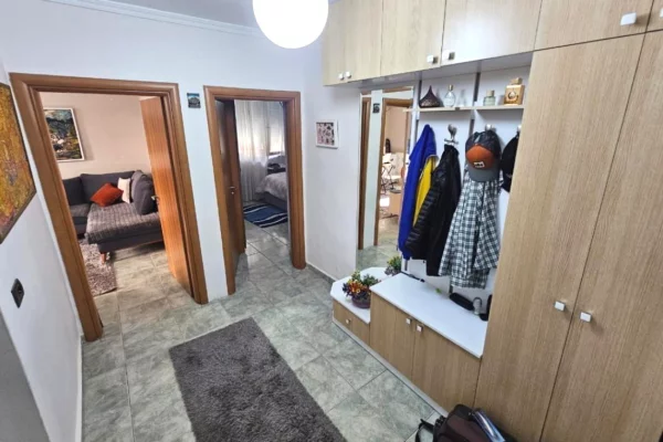 Shtepi me qera Apartament ne Tirane, 1+1, Mobilimi E mobiluar, Pagesa 50,000  Leke.