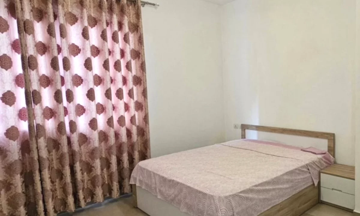 Shtepi me qera Apartament ne Tirane, 1+1, Mobilimi E mobiluar, Pagesa 500  Euro.