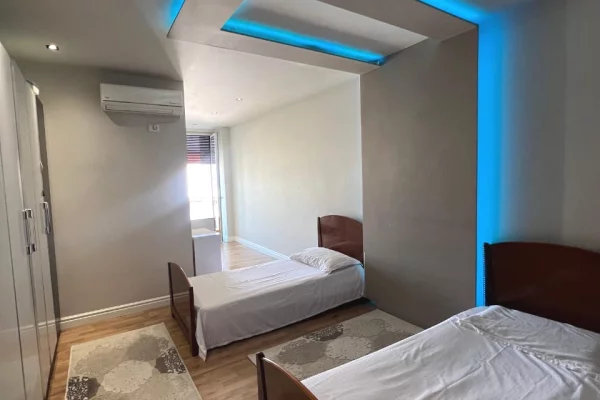 Shtepi me qera Apartament ne Tirane, 2+1, Mobilimi E mobiluar, Pagesa 55,000  Leke.