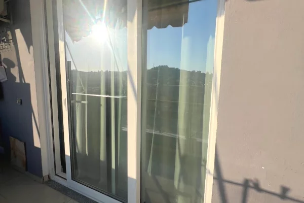 Shtepi me qera Apartament ne Tirane, 2+1, Mobilimi E mobiluar, Pagesa 55,000  Leke.