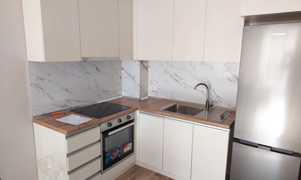 Shtepi me qera Apartament ne Tirane, 1+1, Mobilimi E mobiluar, Pagesa 480  Euro.