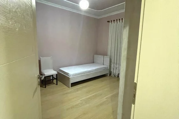 Shtepi me qera Apartament ne Tirane, 2+1, Mobilimi E mobiluar, Pagesa 600  Euro.