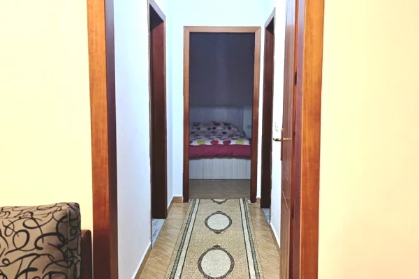 Shtepi me qera Apartament ne Tirane, 2+1, Mobilimi E mobiluar, Pagesa 40,000  Leke.