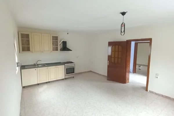 House for Rent 1+1 in Tirana - 24,000 Leke