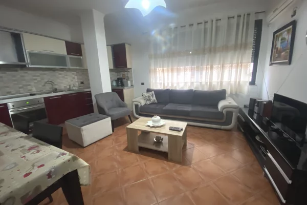Shtepi me qera Apartament ne Tirane, 1+1, Mobilimi E mobiluar, Pagesa 45,000  Leke.