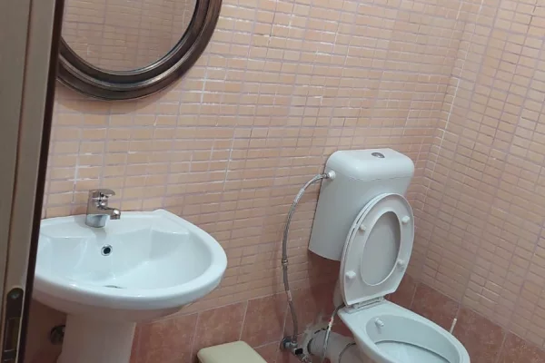 Shtepi me qera Apartament ne Tirane, 2+1, Mobilimi E mobiluar, Pagesa 45,000  Leke.